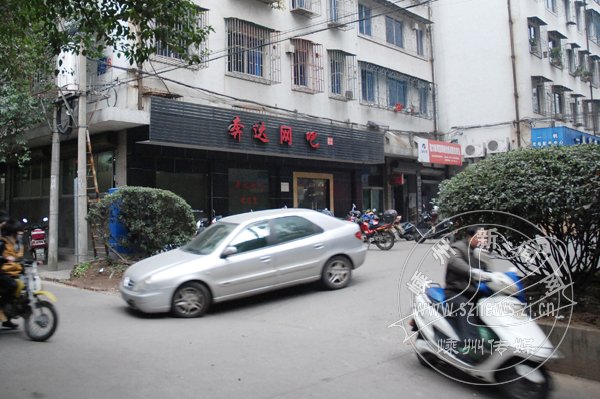 不堪重负的南津路 五金交电城成车主"捷径"--嵊州新闻网